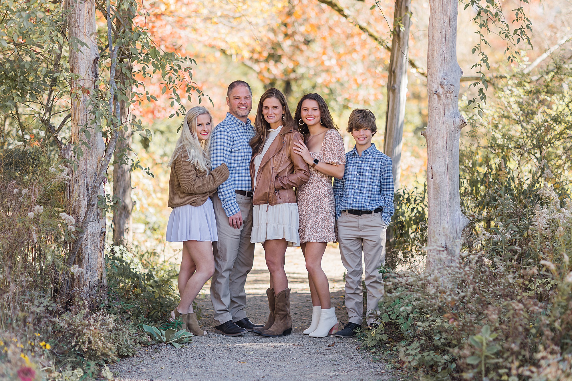family of five poses together during The Ivy Place mini sessions